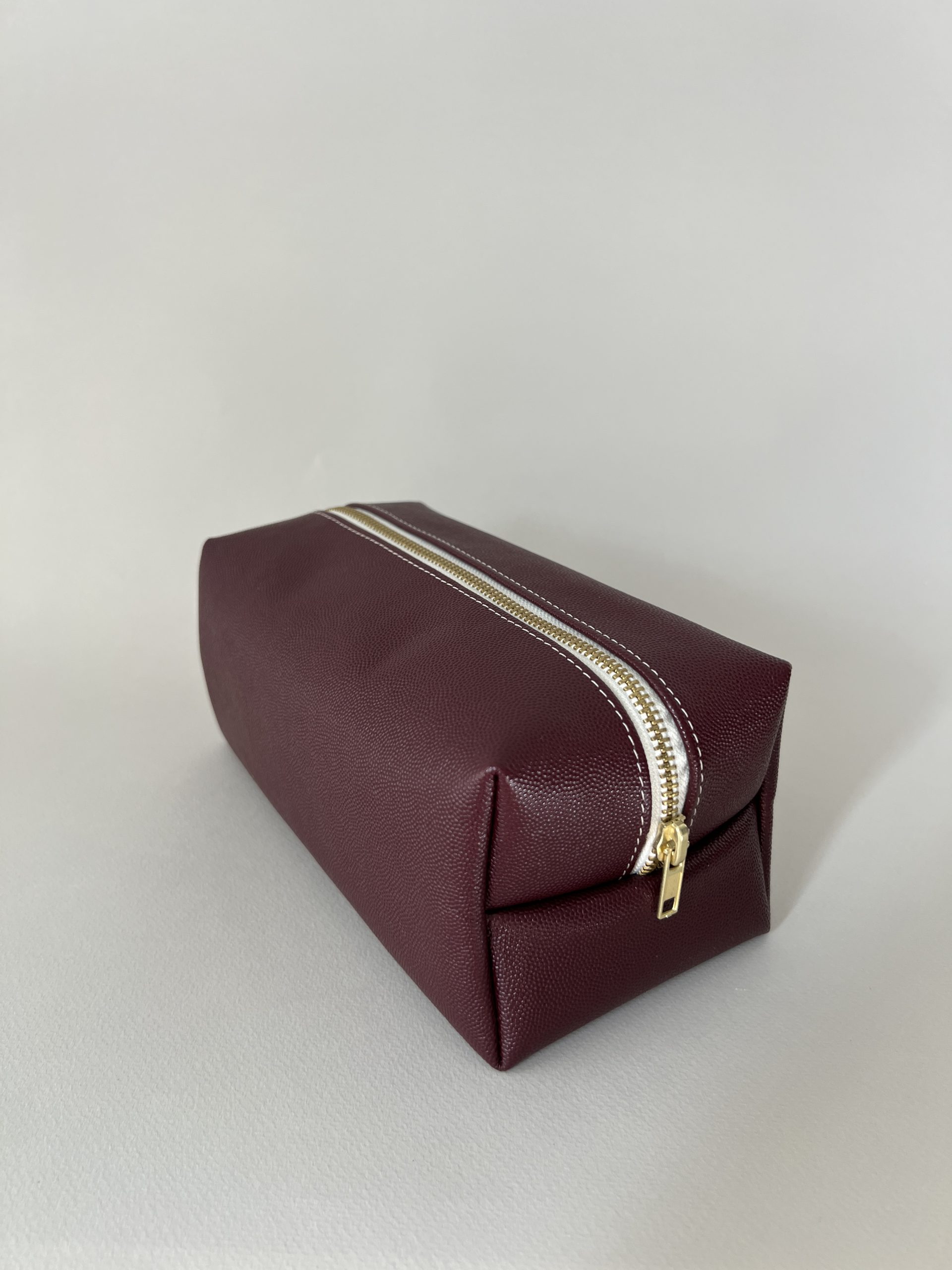 Trousse Owen en cuir caviar rouge profond – Collection Love